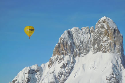 Ballonfahrt &uuml;ber die Bergwelt von Filzmoos