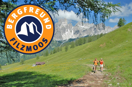 Wanderung mit einem Bergfreund Betrieb