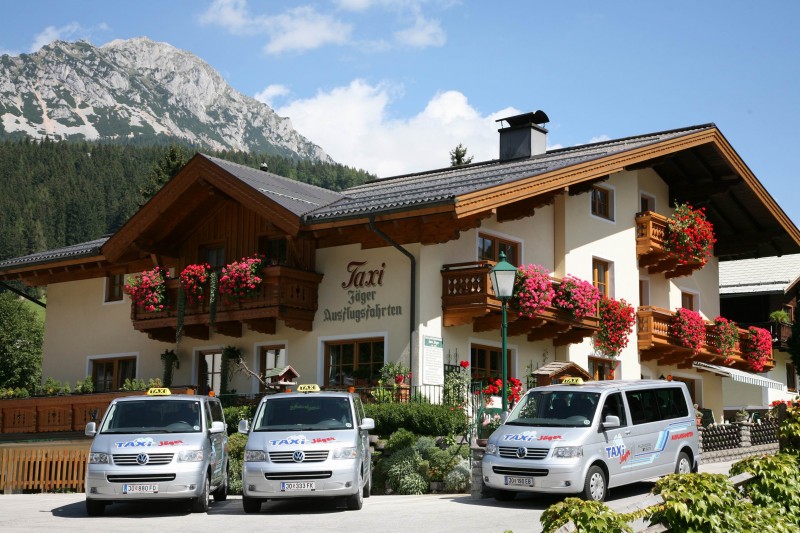 Ausflugsfahrten mit Taxi J&auml;ger