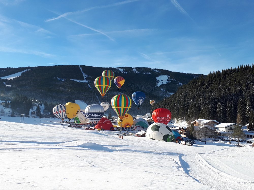 Ballonstart bei traumhaftem Wetter