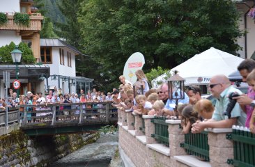 alle-warten-auf-die-siegerente