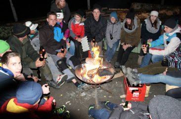 bewachen-des-maibaumes