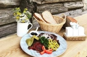 deftige-jause-fuer-hungrige-biker