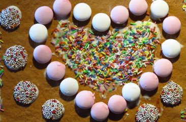 deko-fuer-das-lebkuchenhaus