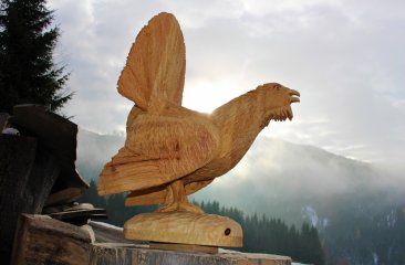 geschnitzter-vogel
