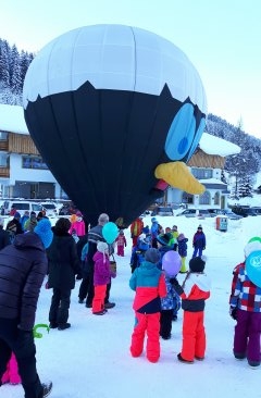 kleiner-pinguin-ballon