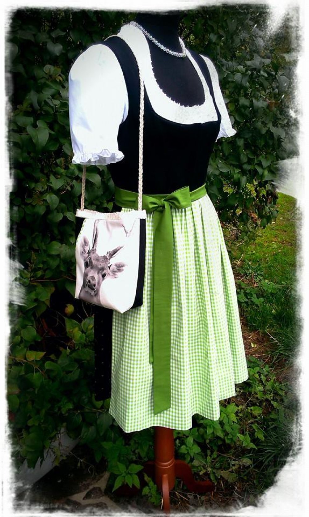 kr-dirndl-schwarz-gruen