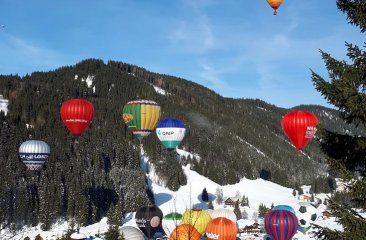 kunterbunte-heissluftballone