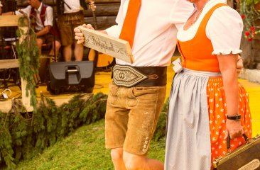 modenschau-lieblingsdirndl