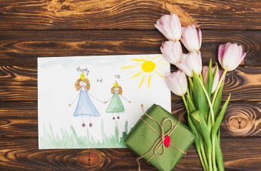 muttertagszeichnung-freepik