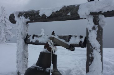 Wunschglocke am Gipfel